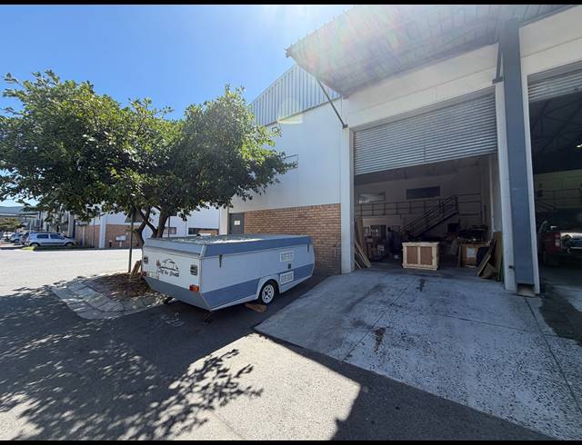 322M² WAREHOUSE TO LET IN AIRPORT INDUSTRIA